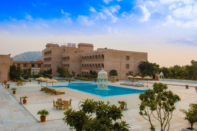 Taj Pratap Mahal Swimming Pool