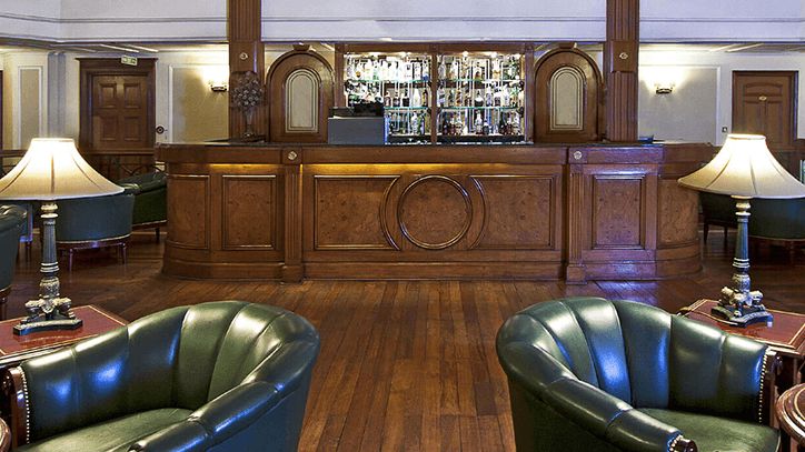 Oberoi Cecil Bar
